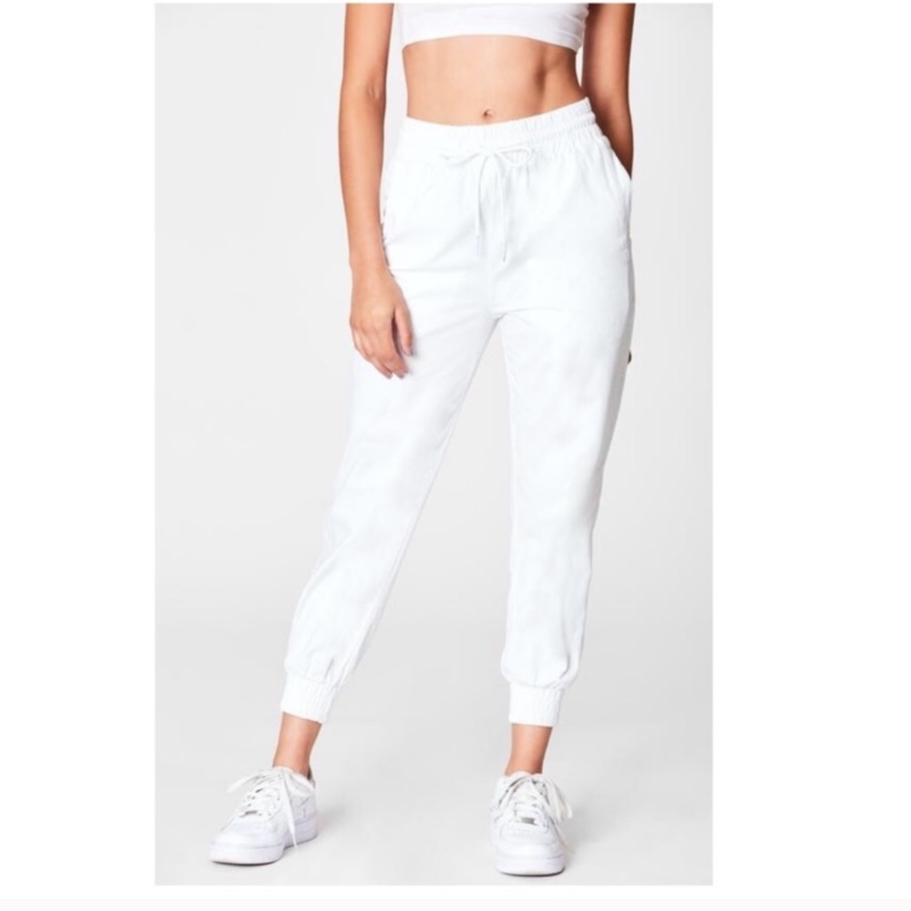 White carmar joggers
